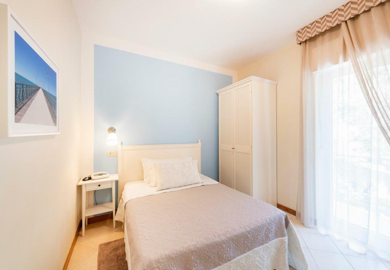 Hotel Andreaneri Marina di Pietrasanta Buitenkant foto