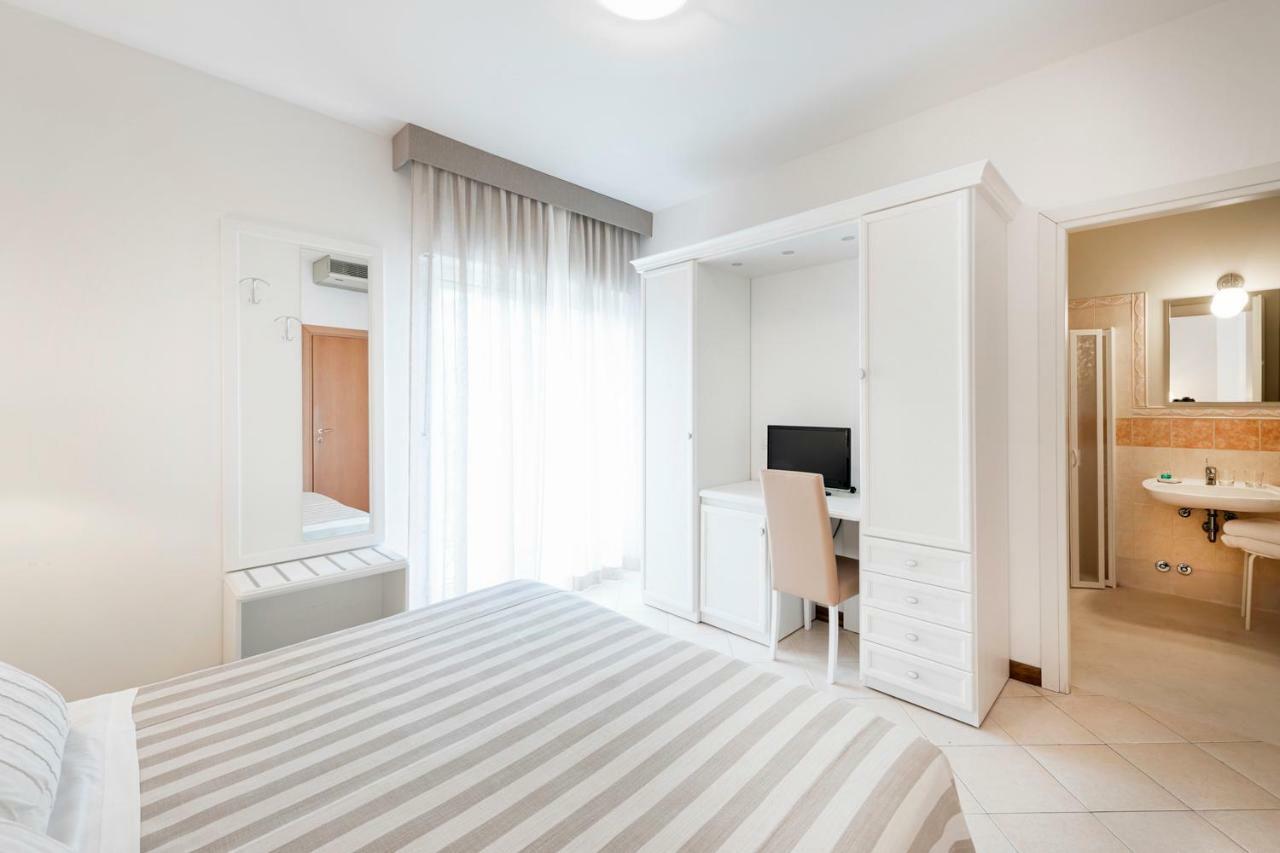 Hotel Andreaneri Marina di Pietrasanta Buitenkant foto